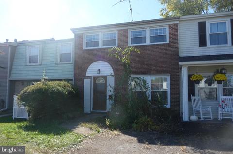 636 Shore Dr, Joppa, MD 21085 photo 2
