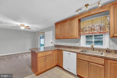 402 Ensor Ct, Joppa, MD 21085 photo 10