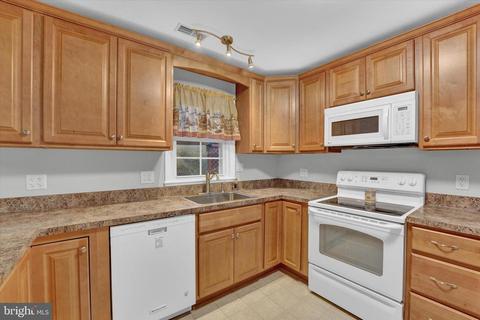 402 Ensor Ct, Joppa, MD 21085 photo 11