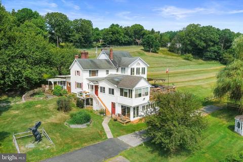 4855 Carea Rd, White Hall, MD 21161