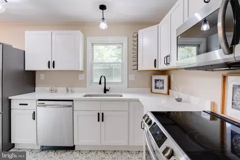 1022 Ensor Dr, Joppa, MD 21085 photo 9