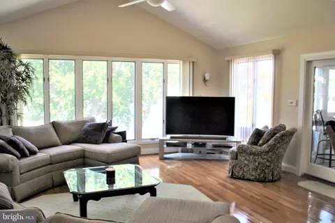 747 Shore Dr, Joppa, MD 21085 photo 15