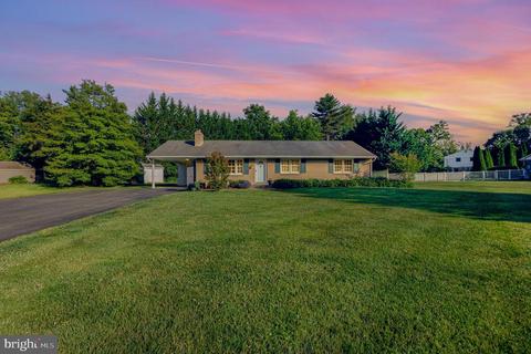 506 Summit Dr, Fallston, MD 21047
