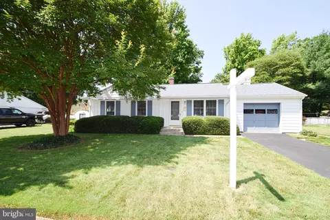 6 Oak St, Edgewood, MD 21040