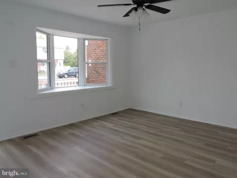 676 Shore Dr, Joppa, MD 21085 photo 6