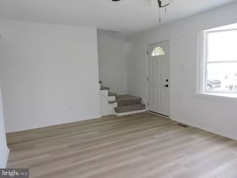 676 Shore Dr, Joppa, MD 21085 photo 4