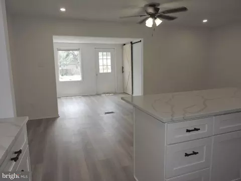 676 Shore Dr, Joppa, MD 21085 photo 21
