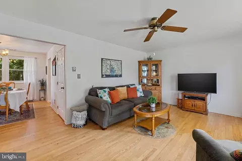 2101 Folkstone Dr, Fallston, MD 21047 photo 4