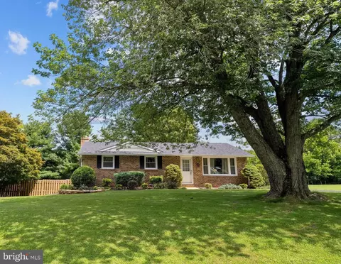 2101 Folkstone Dr, Fallston, MD 21047 photo 2