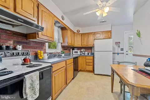 2101 Folkstone Dr, Fallston, MD 21047 photo 8
