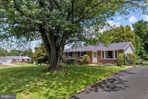 2101 Folkstone Dr, Fallston, MD 21047