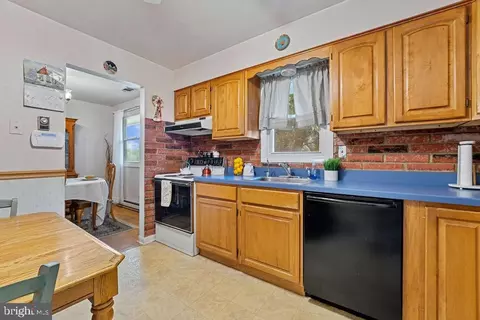 2101 Folkstone Dr, Fallston, MD 21047 photo 9