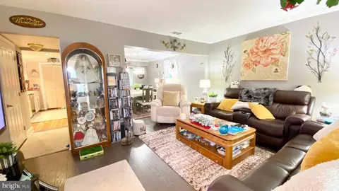 690 Shore Dr, Joppa, MD 21085 photo 3