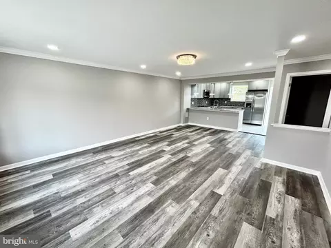 827 Clover Leaf Ct, Edgewood, MD 21040 photo 2