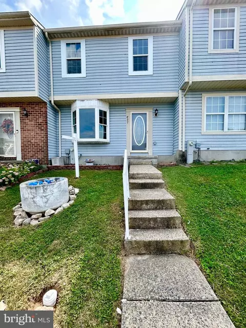 827 Clover Leaf Ct, Edgewood, MD 21040