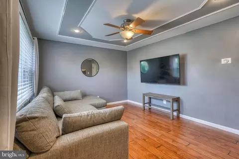 624 Shore Dr, Joppa, MD 21085 photo 2