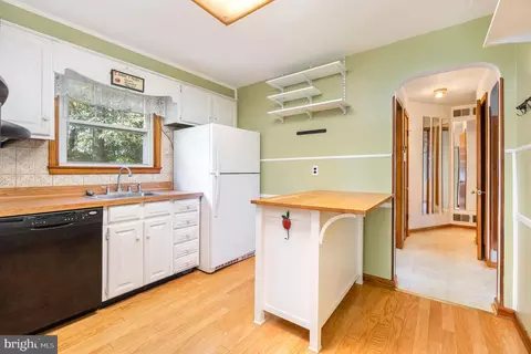 902 Pine Rd, Joppa, MD 21085 photo 12
