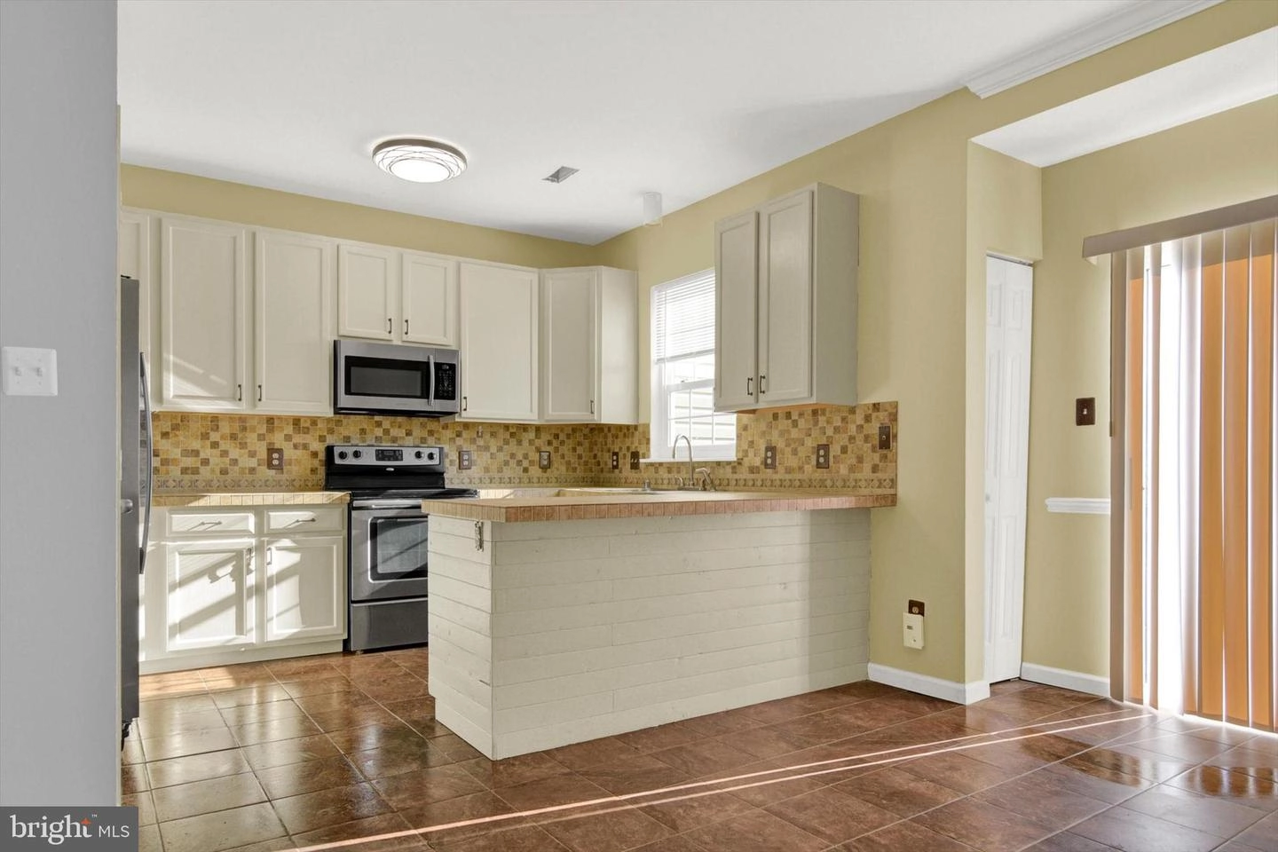 Kitchen - 332 Red Haven Ct, Joppa, MD 21085 photo 2 of 4