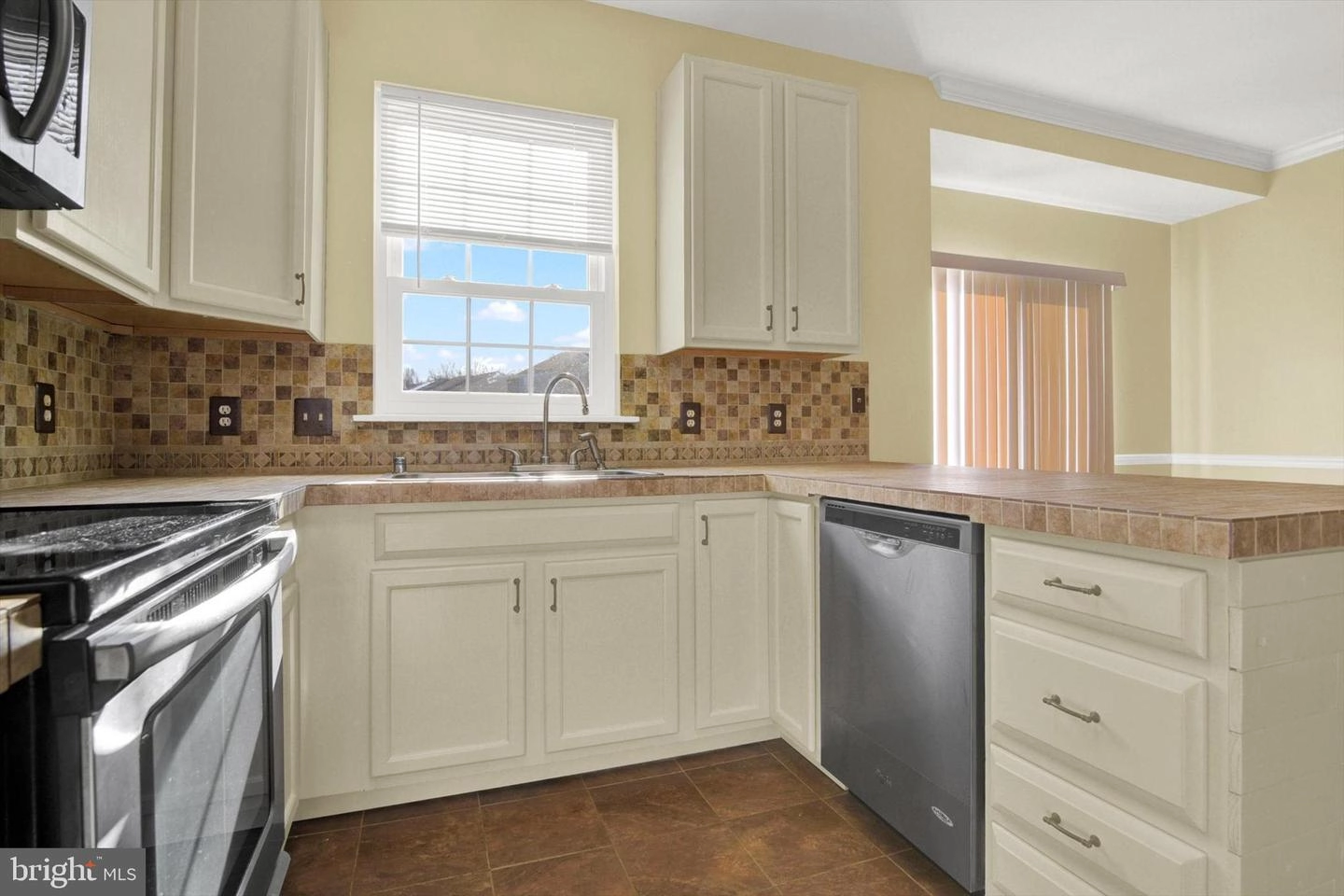 Kitchen - 332 Red Haven Ct, Joppa, MD 21085 photo 4 of 4