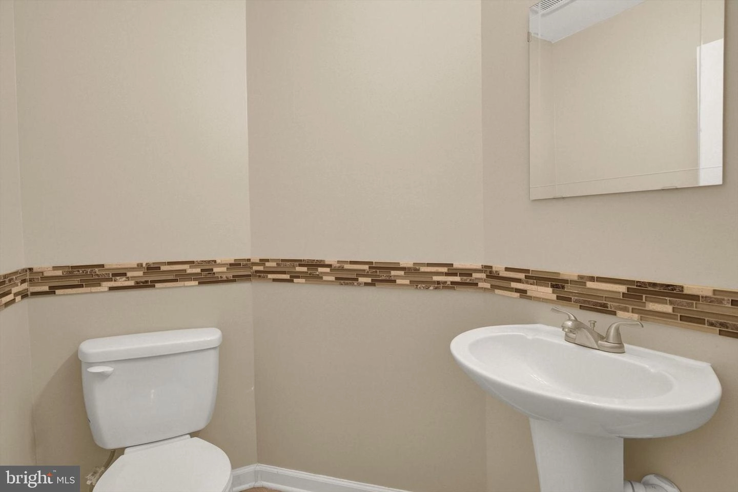 Bath - 332 Red Haven Ct, Joppa, MD 21085 photo 4 of 4