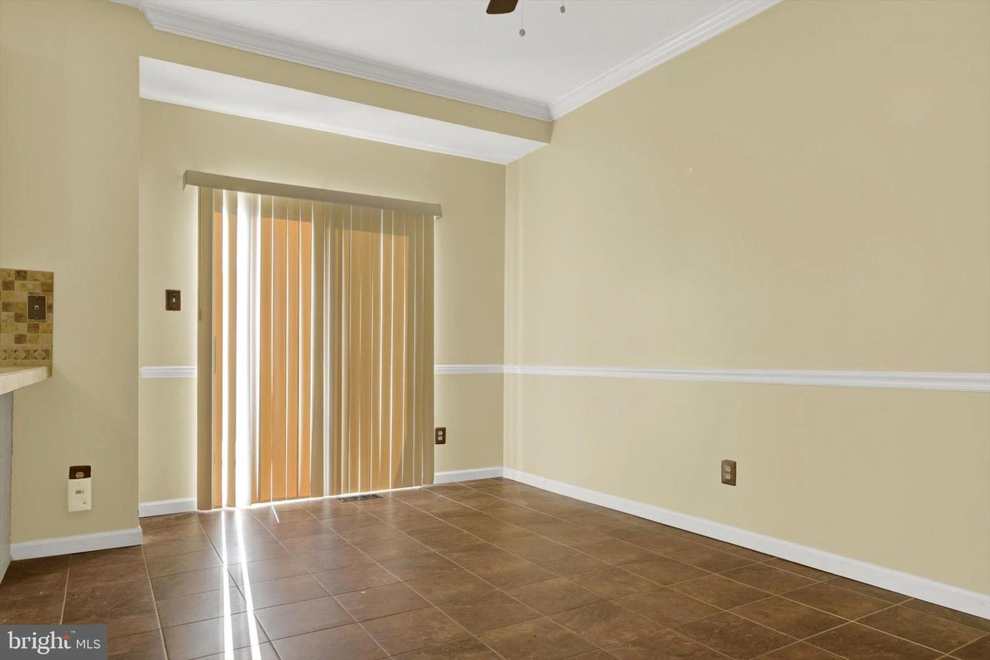 Living - 332 Red Haven Ct, Joppa, MD 21085 photo 3 of 5