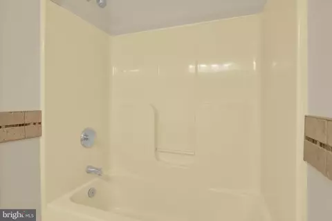 Bath - 332 Red Haven Ct, Joppa, MD 21085 photo 2 of 4