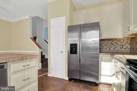 Kitchen - 332 Red Haven Ct, Joppa, MD 21085 photo 3 of 4