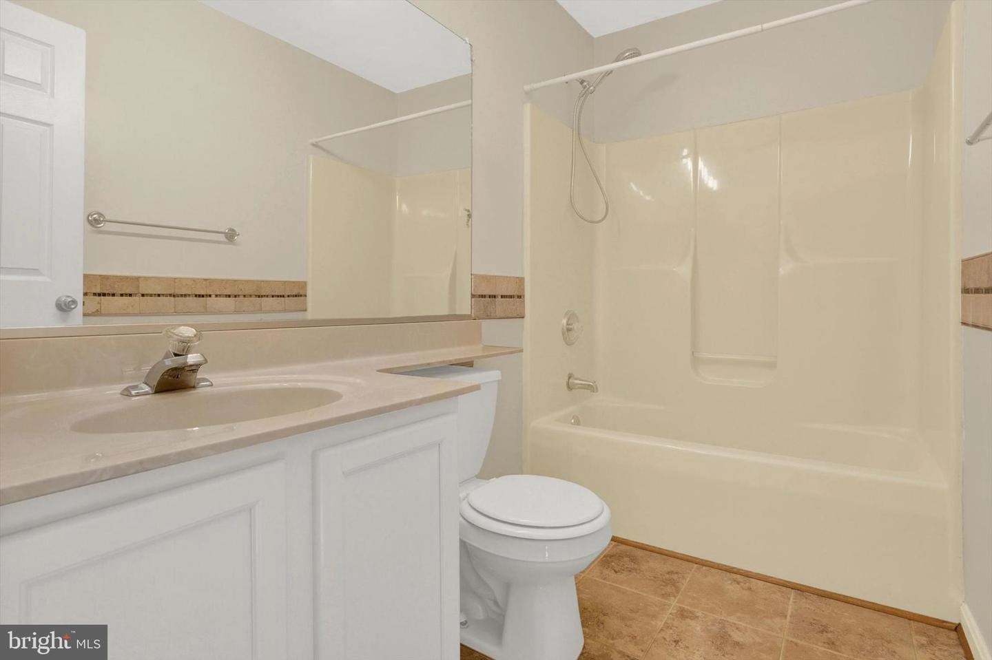 Bath - 332 Red Haven Ct, Joppa, MD 21085 photo 1 of 4