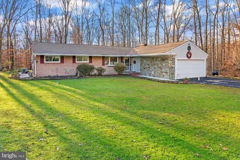 402 Streamside Dr, Fallston, MD 21047