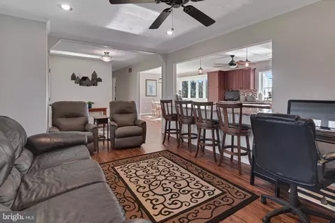 2509 Claret Dr, Fallston, MD 21047 photo 4