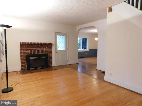 Living - 1012 Main St, Darlington, MD 21034 photo 2 of 4
