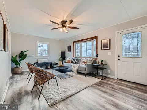 613 Walker St, Aberdeen, MD 21001 photo 2