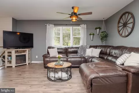3037 Bellechasse Rd, Fallston, MD 21047 photo 5