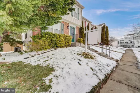 586 Macintosh Cir, Joppa, MD 21085 photo 2