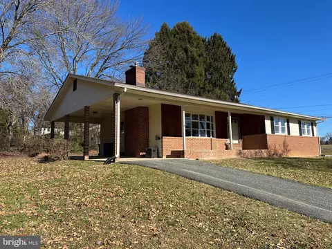 2101 Round Hill Rd, Fallston, MD 21047