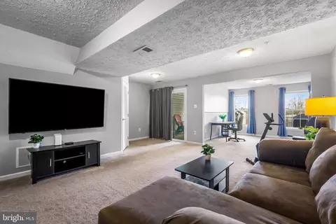 Living - 579 Macintosh Cir, Joppa, MD 21085 photo 4 of 4