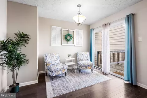 Living - 579 Macintosh Cir, Joppa, MD 21085 photo 2 of 4