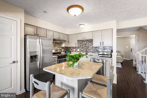 Kitchen - 579 Macintosh Cir, Joppa, MD 21085 photo 2 of 4