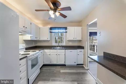 Kitchen - 3024 Ebbtide Dr, Edgewood, MD 21040 photo 2 of 2