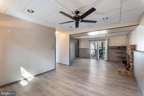 Living - 3024 Ebbtide Dr, Edgewood, MD 21040 photo 2 of 3