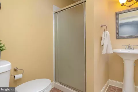 Bath - 502 Cainwood Ct, Fallston, MD 21047 photo 5 of 5