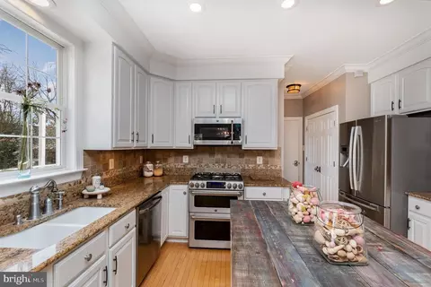 Kitchen - 502 Cainwood Ct, Fallston, MD 21047 photo 4 of 7