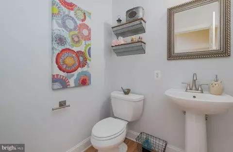 Bath - 502 Cainwood Ct, Fallston, MD 21047 photo 4 of 5