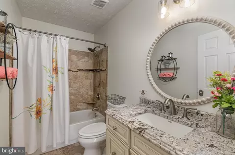 Bath - 502 Cainwood Ct, Fallston, MD 21047 photo 3 of 5