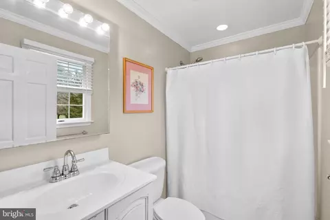 Bath - 2108 Lippizan Ct, Fallston, MD 21047 photo 4 of 4