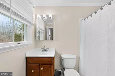 Bath - 2108 Lippizan Ct, Fallston, MD 21047 photo 2 of 4
