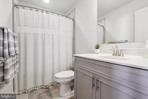 Bath - 1230 Fenwick Rd, Aberdeen, MD 21001 photo 3 of 3