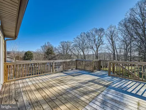 Exterior - 906 Dellwood Dr, Fallston, MD 21047 photo 4 of 7