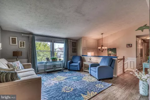 Living - 106 Beacon Point Ct, Joppa, MD 21085 photo 2 of 8