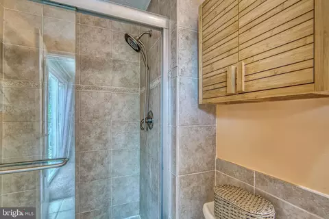 Bath - 106 Beacon Point Ct, Joppa, MD 21085 photo 2 of 4